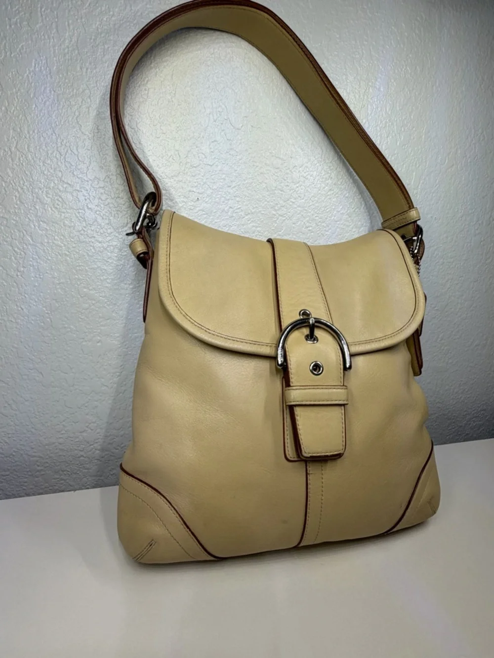 Vintage Coach Y2K Leather SoHo Shoulder Bag with Buckle Detail - Picture 2 of 15